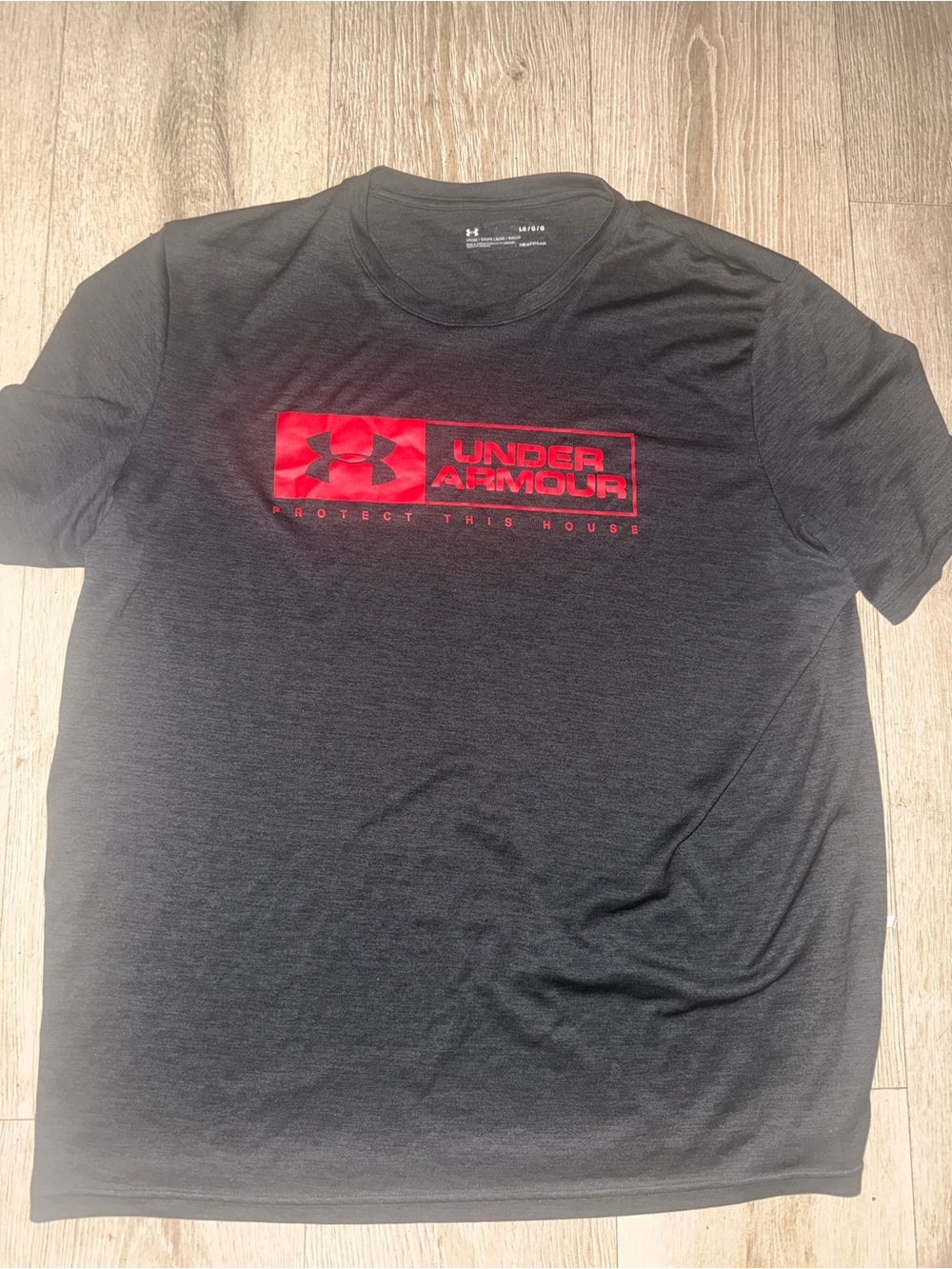 Under Armour Men’s Black Short Sleeve Tee with Red Logo Box